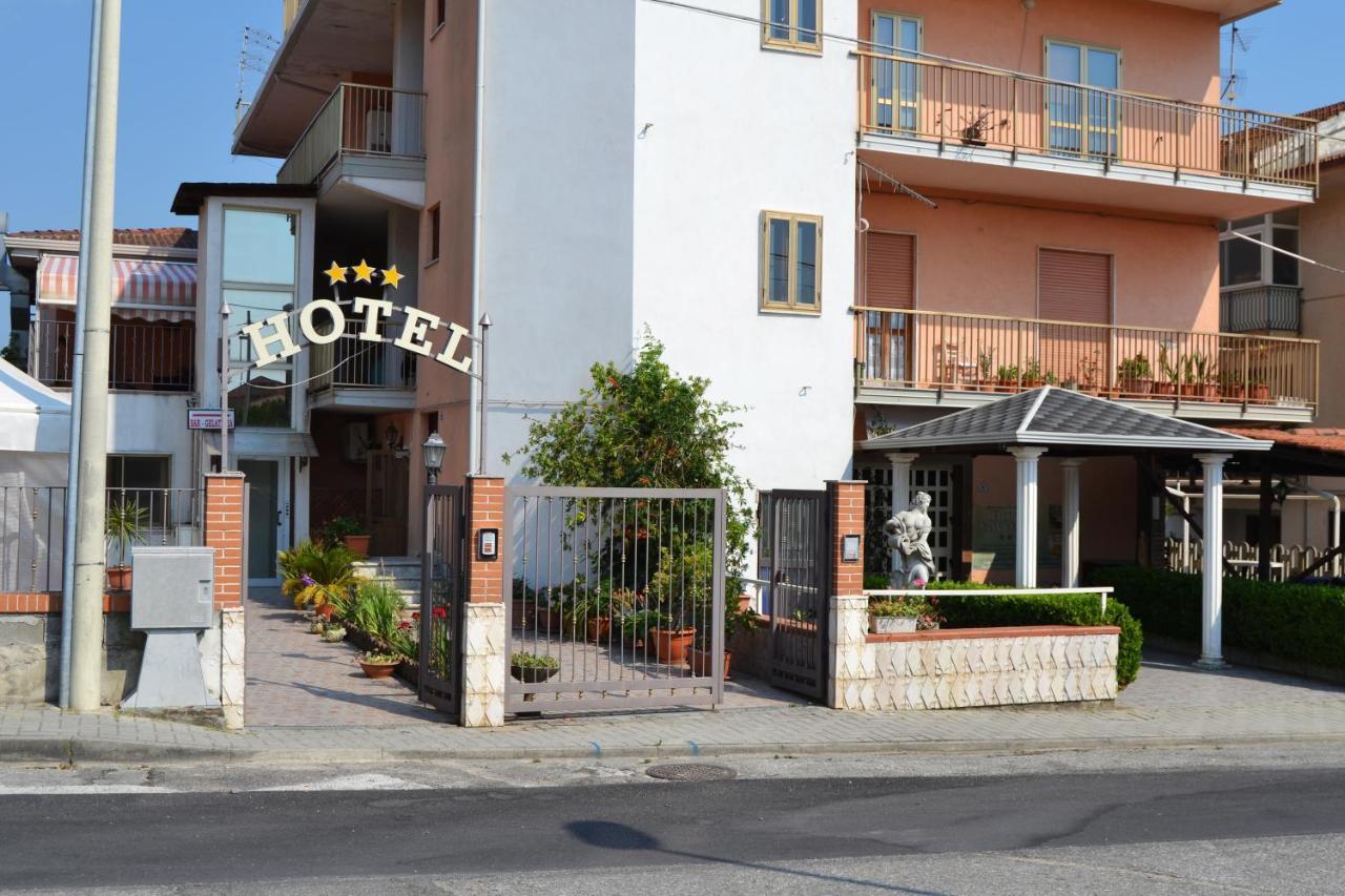 Hotel Ristorante L'Avvenire Джицерия Екстериор снимка