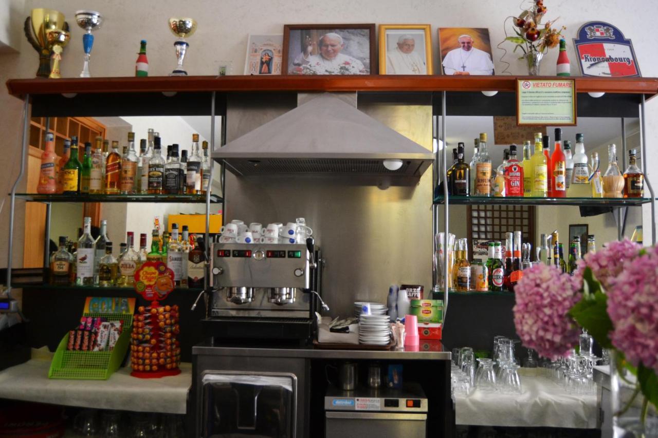 Hotel Ristorante L'Avvenire Джицерия Екстериор снимка