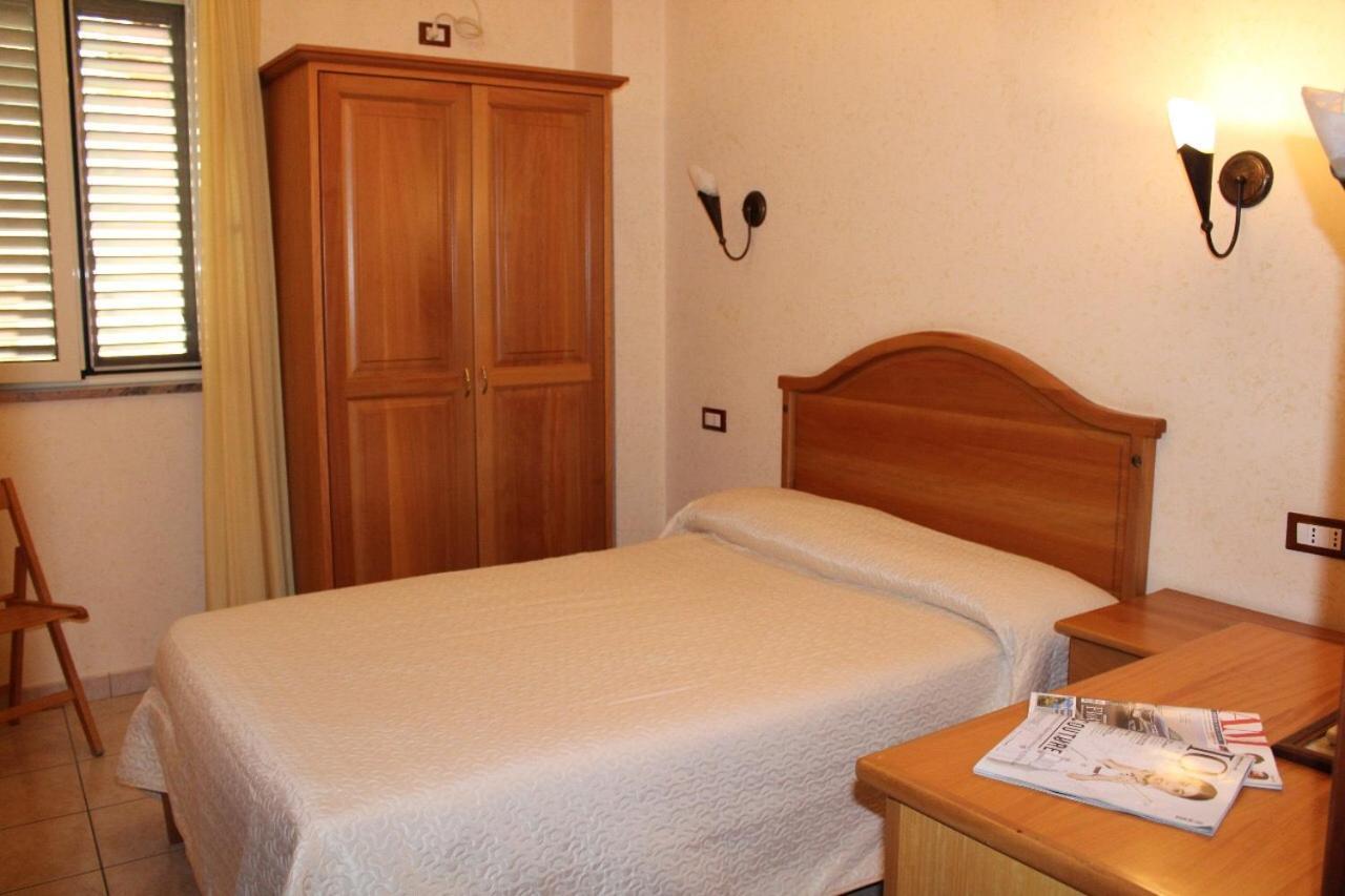 Hotel Ristorante L'Avvenire Джицерия Екстериор снимка
