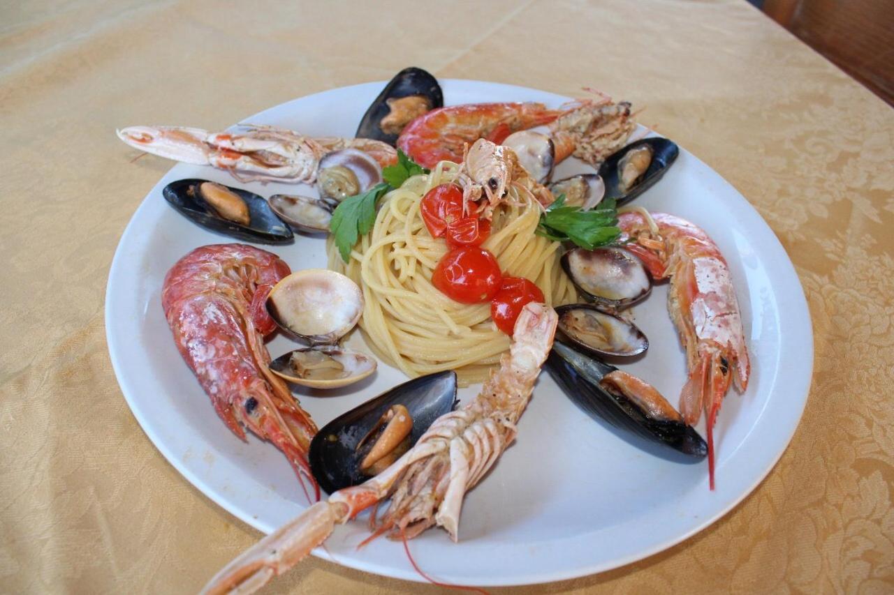 Hotel Ristorante L'Avvenire Джицерия Екстериор снимка