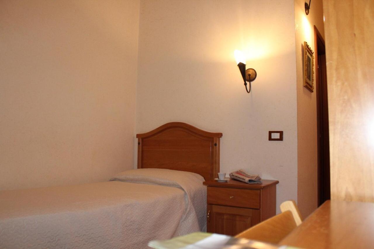 Hotel Ristorante L'Avvenire Джицерия Екстериор снимка