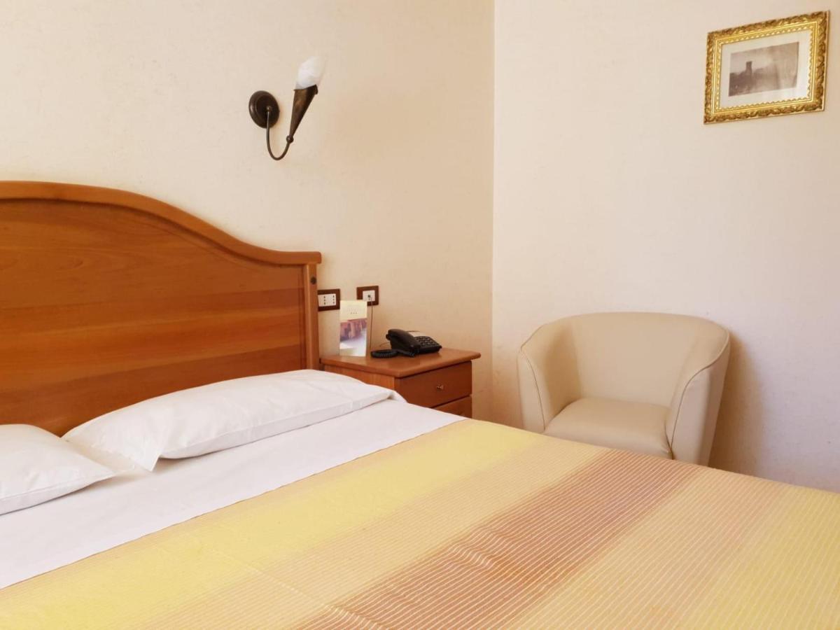 Hotel Ristorante L'Avvenire Джицерия Екстериор снимка